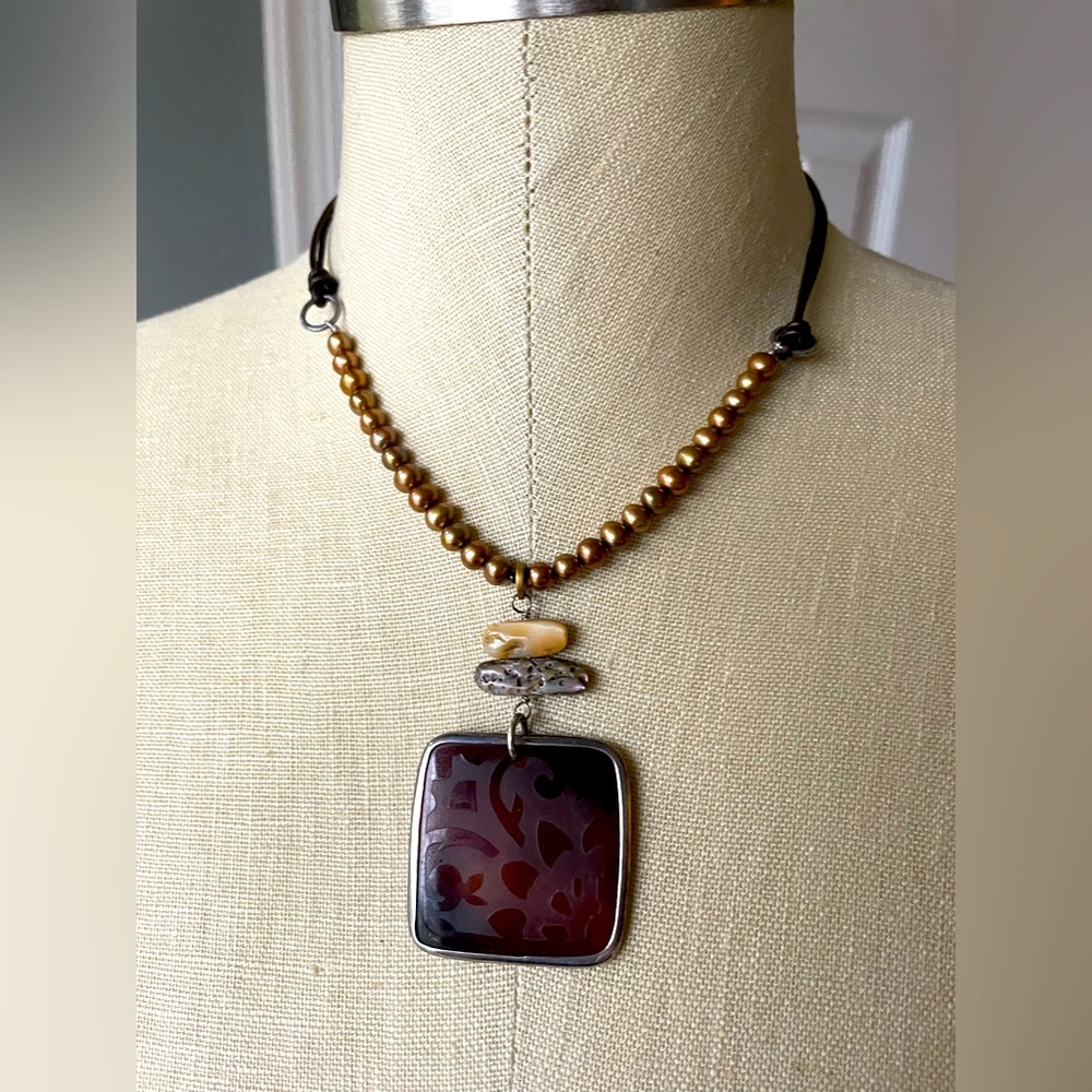 Square shell necklace